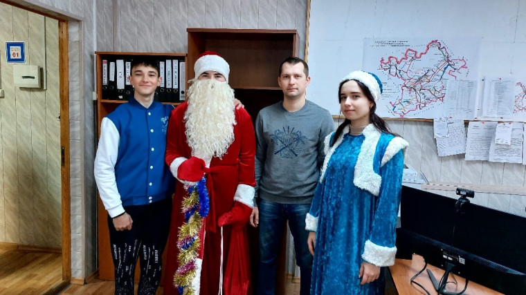Школьники и воспитанники детских садов Ракитянского района активно проводят новогодние праздники.