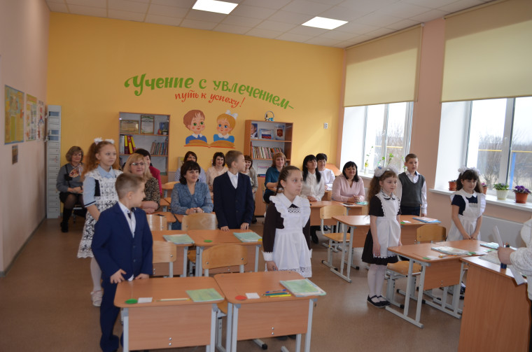 На районном семинаре обсудили систему работы школы по повышению качества образования.